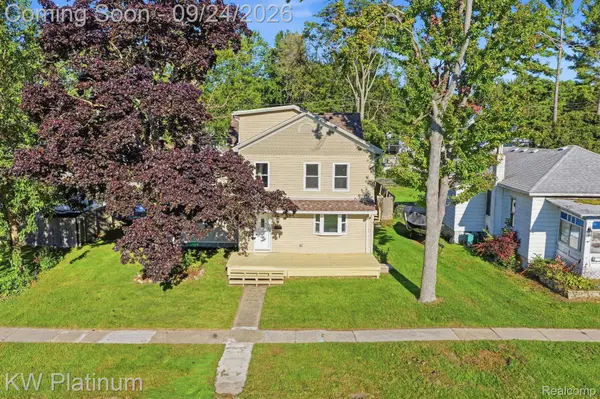 1309 Saint Clair BLVD, Algonac, MI 48001