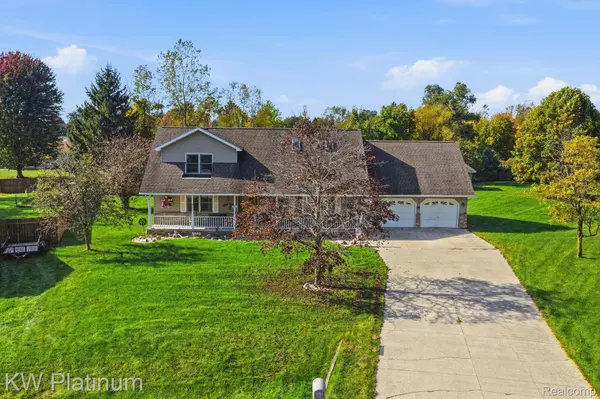 3219 Stonybrook LN, Port Huron Charter Township, MI 48060