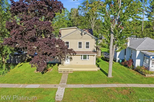 1309 Saint Clair BLVD, Algonac, MI 48001