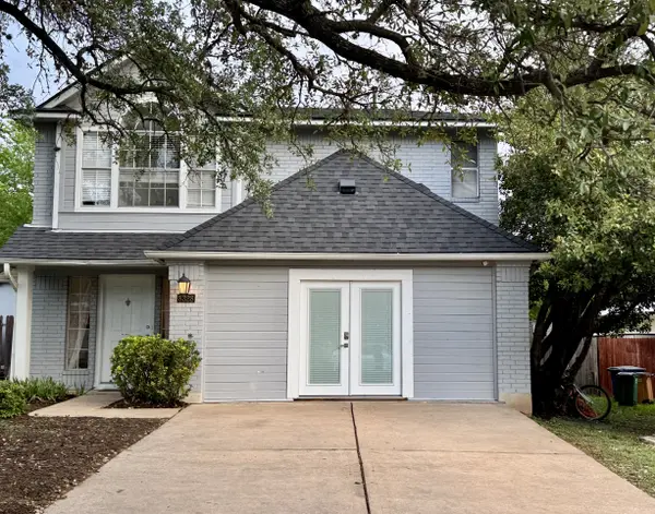 8328 Doe Meadow Dr, Austin, TX 78749-2870