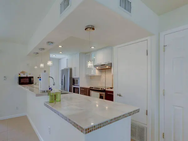 710 Castle Ridge RD #B, Austin, TX 78746