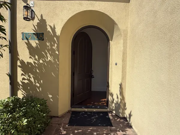 1298 Dahlia Loop, San Jose, CA 95126-5207