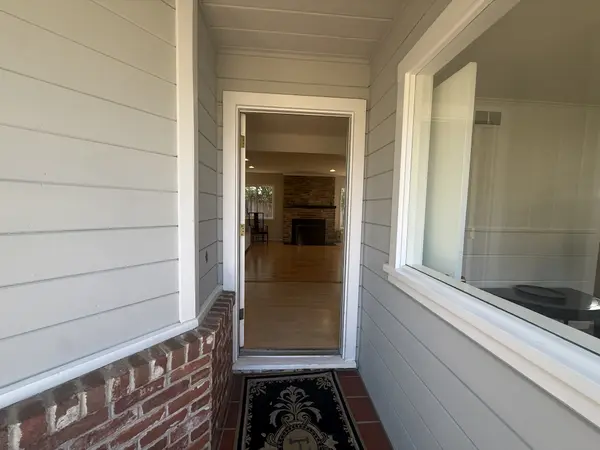 332 Camino al Lago, Atherton, CA 94027-6544