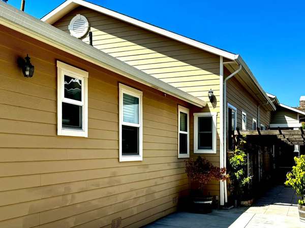 1305 Maple St, San Mateo, CA 94402-2918
