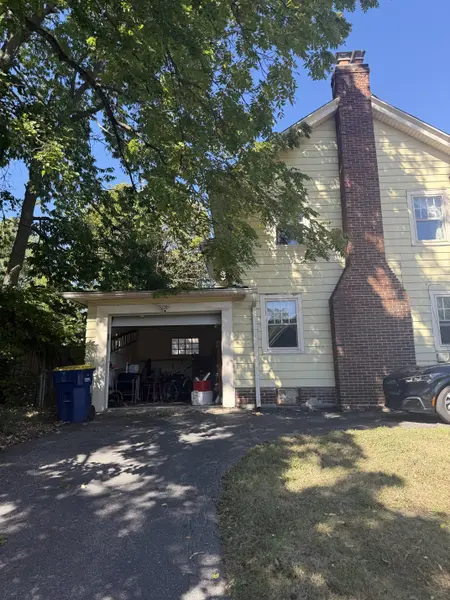 520 Ellenberger Pky West Dr, Indianapolis, IN 46219-5611