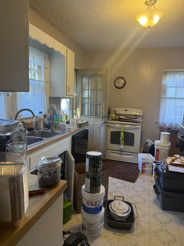 520 Ellenberger Pky West Dr, Indianapolis, IN 46219-5611