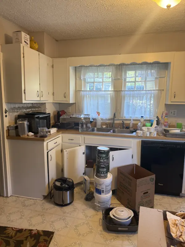 520 Ellenberger Pky West Dr, Indianapolis, IN 46219-5611