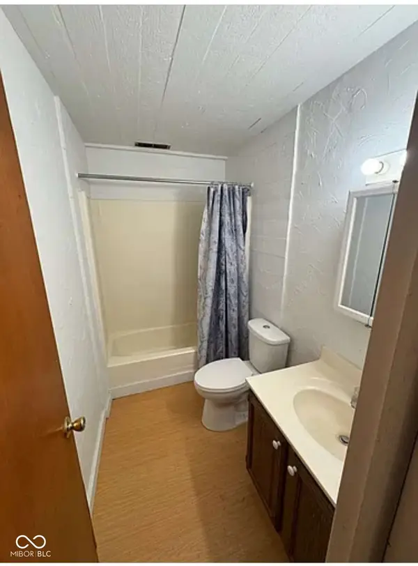 2222 E 10th ST, Anderson, IN 46012