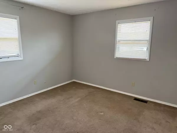 235/237 237 Gaslite LN, Greenfield, IN 46140