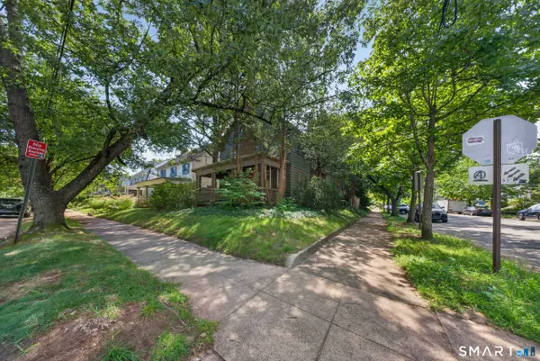 49 Hubinger Street, New Haven, CT 06511