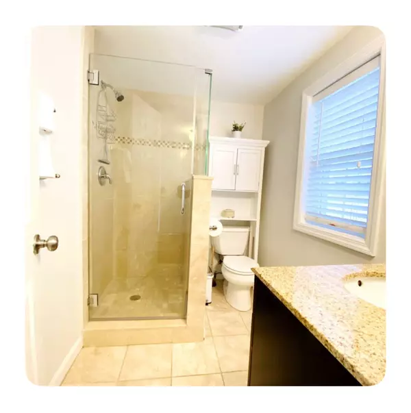 Stamford, CT 06902-4611,3 Leslie St #1