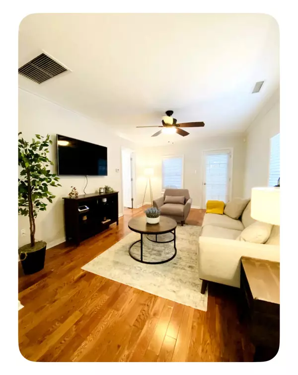 Stamford, CT 06902-4611,3 Leslie St #1