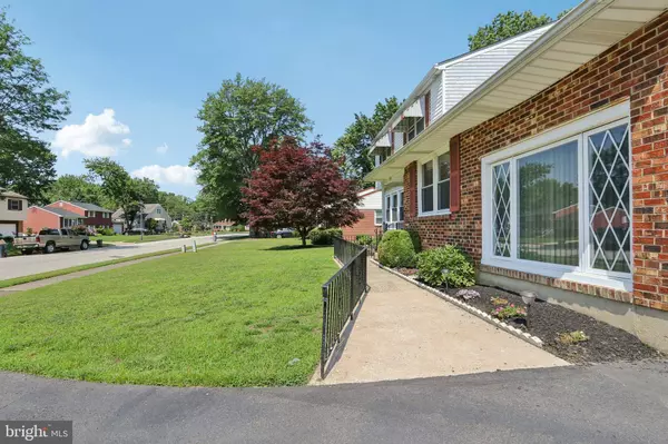 21 HEMMINGS WAY, Lawnside, NJ 08045