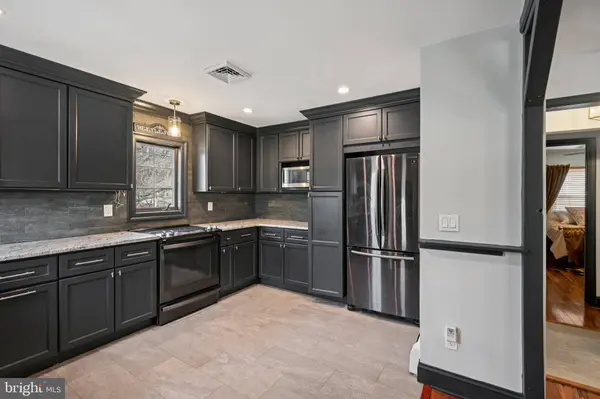 27 SCHOOL LN, Cherry Hill, NJ 08002