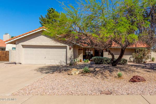 556 E HACKAMORE Street, Mesa, AZ 85203