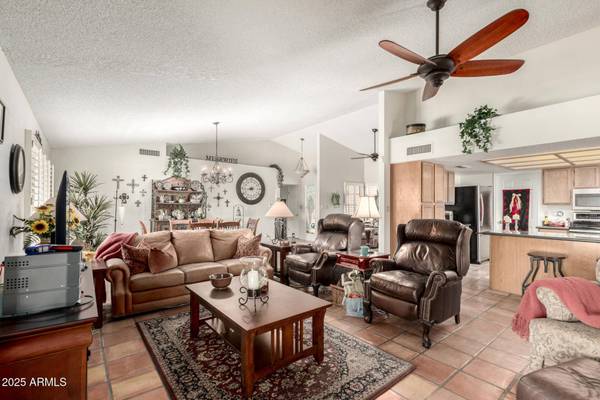 556 E HACKAMORE Street, Mesa, AZ 85203