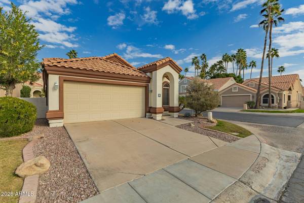 517 S PARADISE Drive, Gilbert, AZ 85233