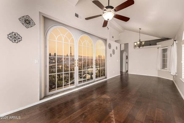 517 S PARADISE Drive, Gilbert, AZ 85233