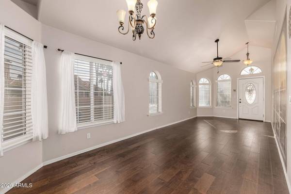 517 S PARADISE Drive, Gilbert, AZ 85233