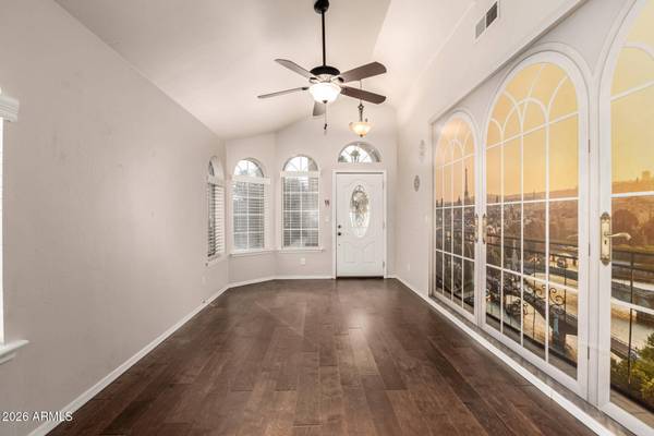 517 S PARADISE Drive, Gilbert, AZ 85233