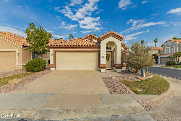517 S PARADISE Drive, Gilbert, AZ 85233