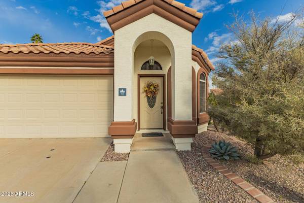517 S PARADISE Drive, Gilbert, AZ 85233