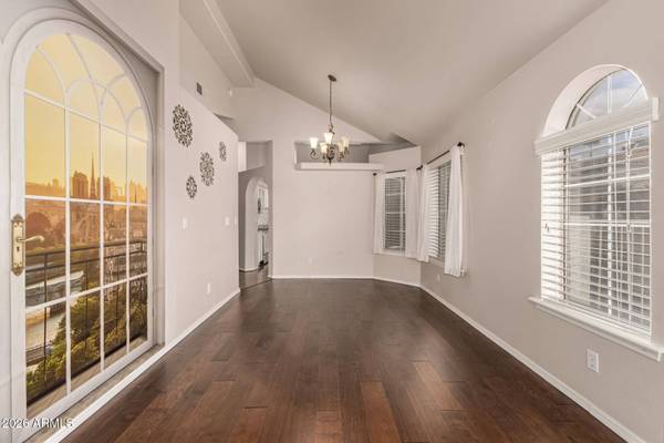 517 S PARADISE Drive, Gilbert, AZ 85233