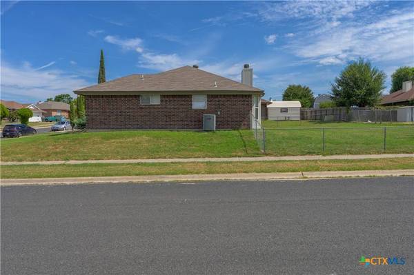 2806 Woodlands DR, Killeen, TX 76549