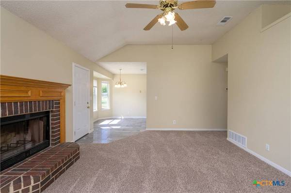 2806 Woodlands DR, Killeen, TX 76549