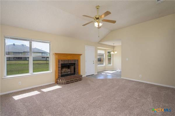 2806 Woodlands DR, Killeen, TX 76549