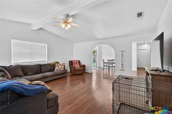115 W Hogan DR, Copperas Cove, TX 76522