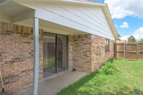115 W Hogan DR, Copperas Cove, TX 76522
