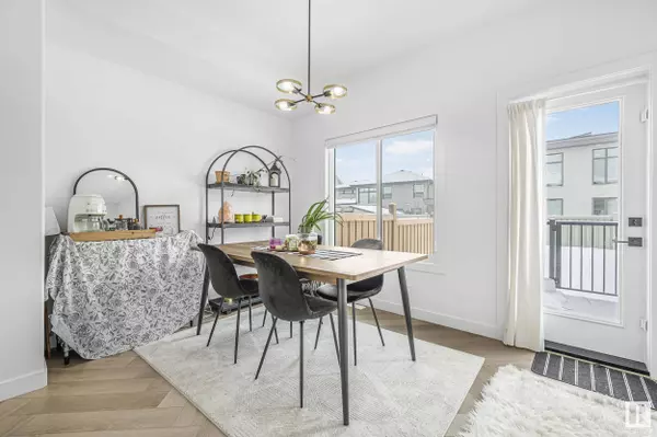 6627 Crawford LD SW, Edmonton, AB T6W 4L5