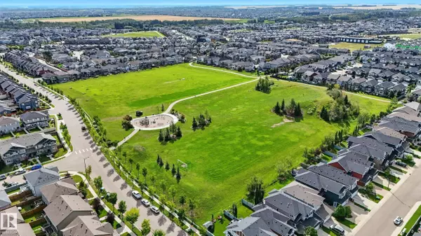 16640 14 AV SW, Edmonton, AB T6W 3C3