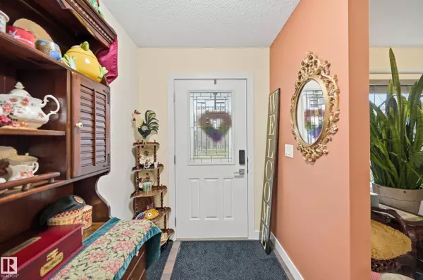 22112 88 AV NW, Edmonton, AB T5T 7G9