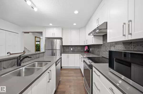 22112 88 AV NW, Edmonton, AB T5T 7G9