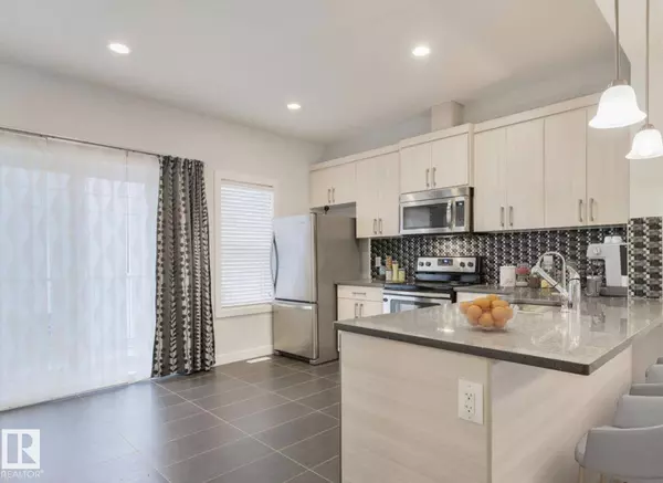 #35 723 172 ST SW, Edmonton, AB T6W 2N6