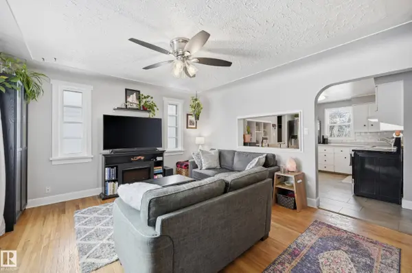 12408 89 ST NW, Edmonton, AB T5B 3W9