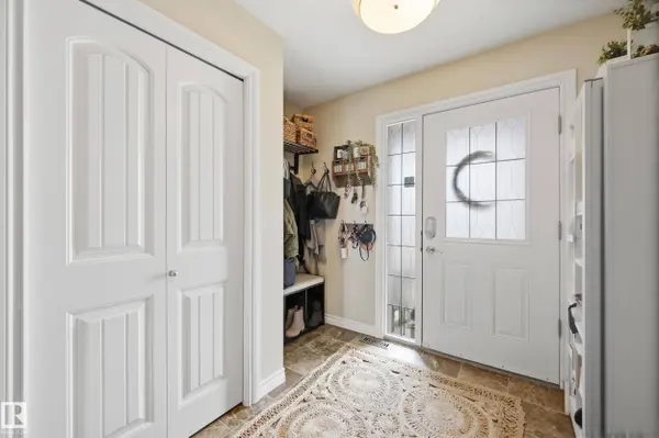 4 PETER ST, Spruce Grove, AB T7X 0R4