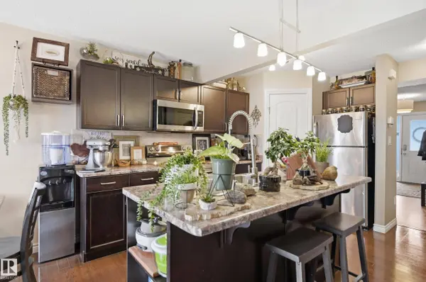 4 PETER ST, Spruce Grove, AB T7X 0R4