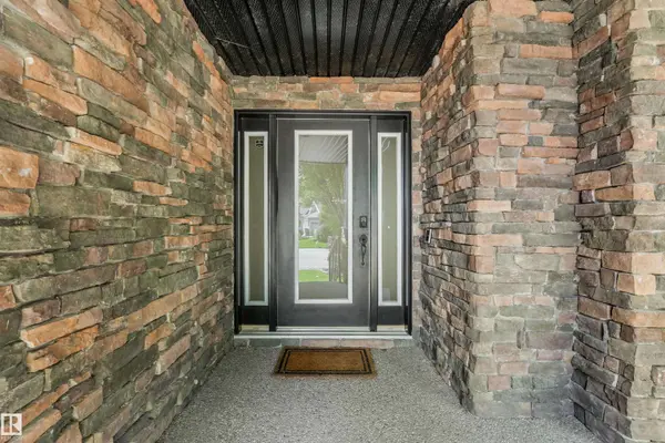1231 TREDGER CT NW, Edmonton, AB T6R 0B1