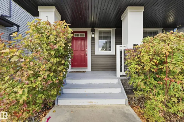 16012 11 AV SW SW, Edmonton, AB T6W 2H6