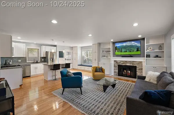 2540 Royal Avenue, Berkley, MI 48072