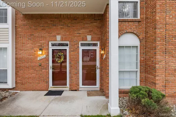 52232 Heatherstone AVE, Macomb, MI 48042