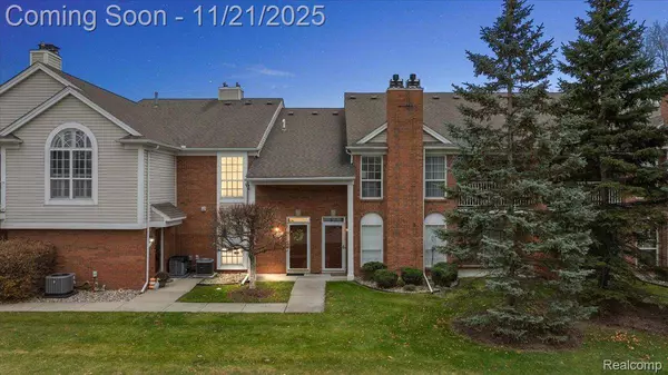 52232 Heatherstone AVE, Macomb, MI 48042