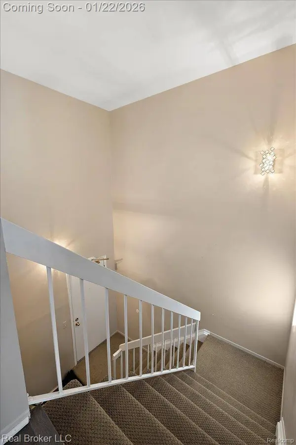 36952 Ridgedale CT, Farmington, MI 48331