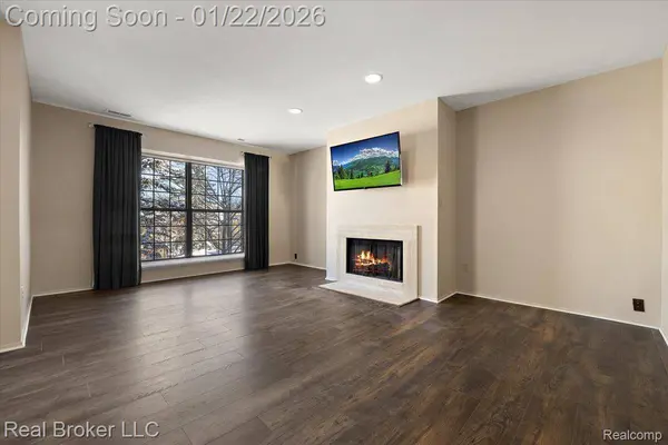 36952 Ridgedale CT, Farmington, MI 48331