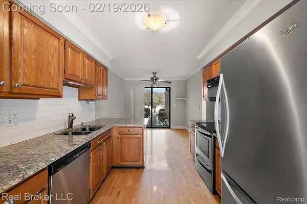 1938 Burning Bush CT, Rochester Hills, MI 48309