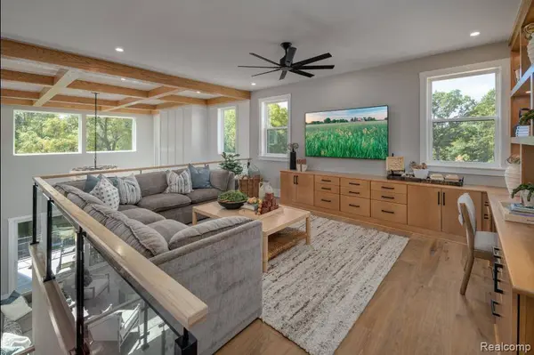 138 Maple Leaf Lane, Ann Arbor Charter Township, MI 48105
