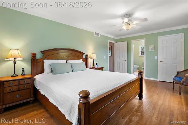 6339 Westwego DR, Green Oak Township, MI 48116